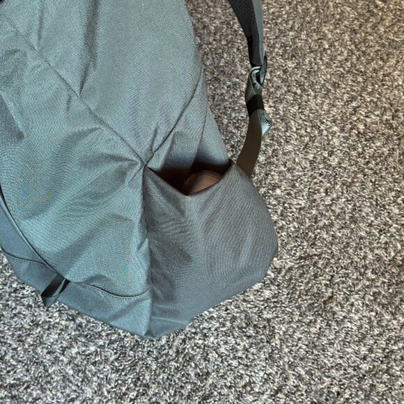 Mystery Ranch Back pack - Picture 9 of 10